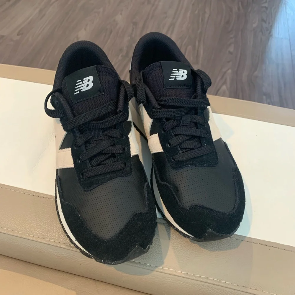 New Balance 237 Sneakers - Picture 12 of 13